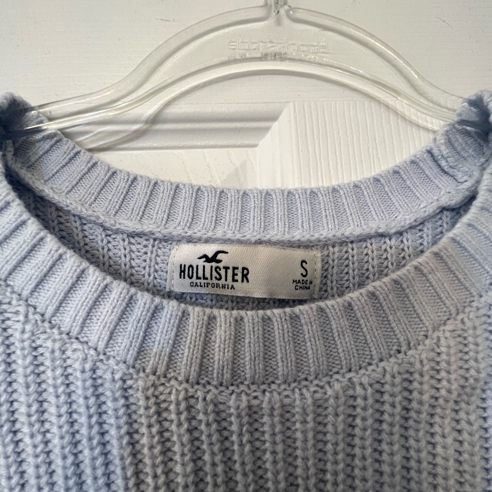 Blue hollister sweater - Picture 3 of 3